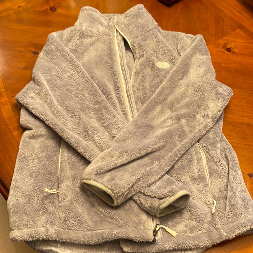 Womens north face osito fleece size xl. Worn 5 times excellent condition